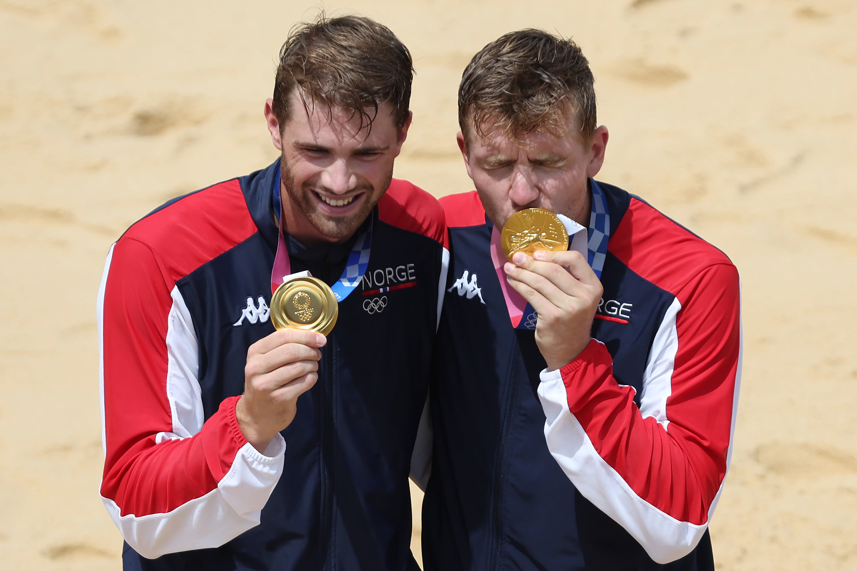 Dupla brasileira de vôlei de praia adia classificação olímpica e