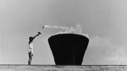 台風から一変、晴天で始まった1964年東京五輪ではあの文豪が特派員記者