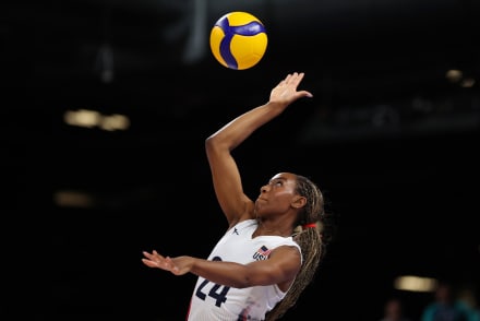 「THE MATCH 2022」WINNER Yogibo Exclusive: USA's Olympic volleyball champion Chiaka Ogbogu
