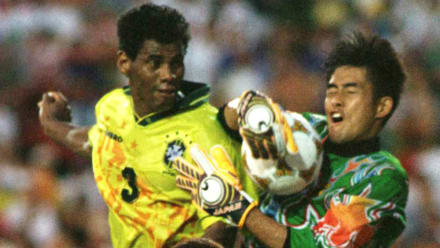 1996年 アトランタオリンピック  マイマミの奇跡時の盾 サッカー王国破る「奇跡」 1996年アトランタ五輪 - 日本経済新聞