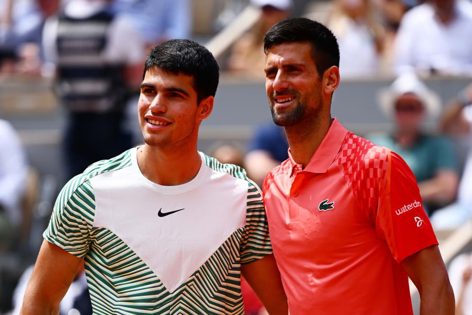 Carlos Alcaraz e Novak Djokovic na semifinal de Roland Garros 2023