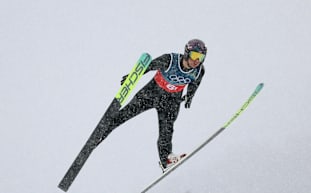 伊藤有希、今季開幕戦で優勝！｜スキージャンプ・ワールドカップ2023