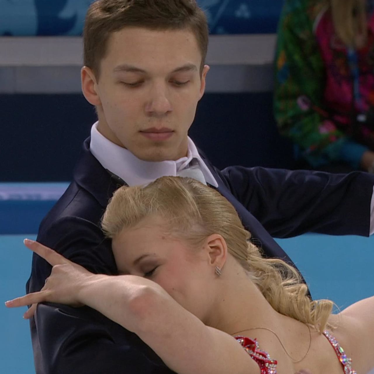 Bobrova / Soloviev (RUS) | Ice Dance Figure Skating - Sochi 2014 Replays, image size:1280x1280