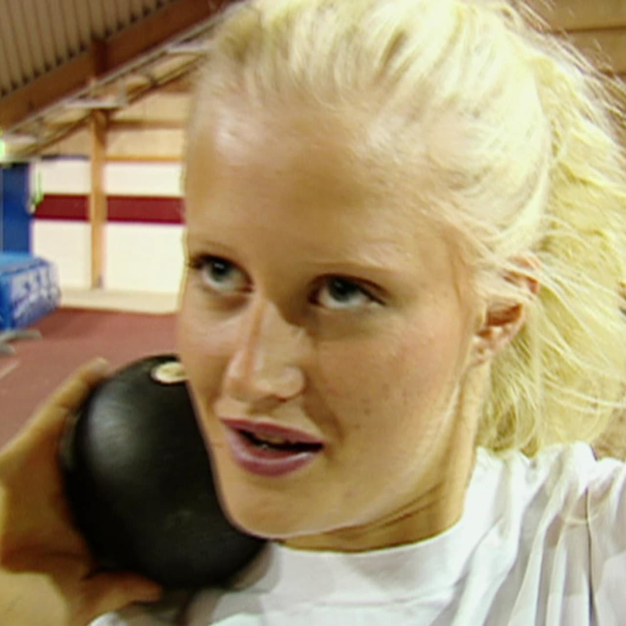 18살의 베로니카 켐벨-브라운, image size:1280x1280