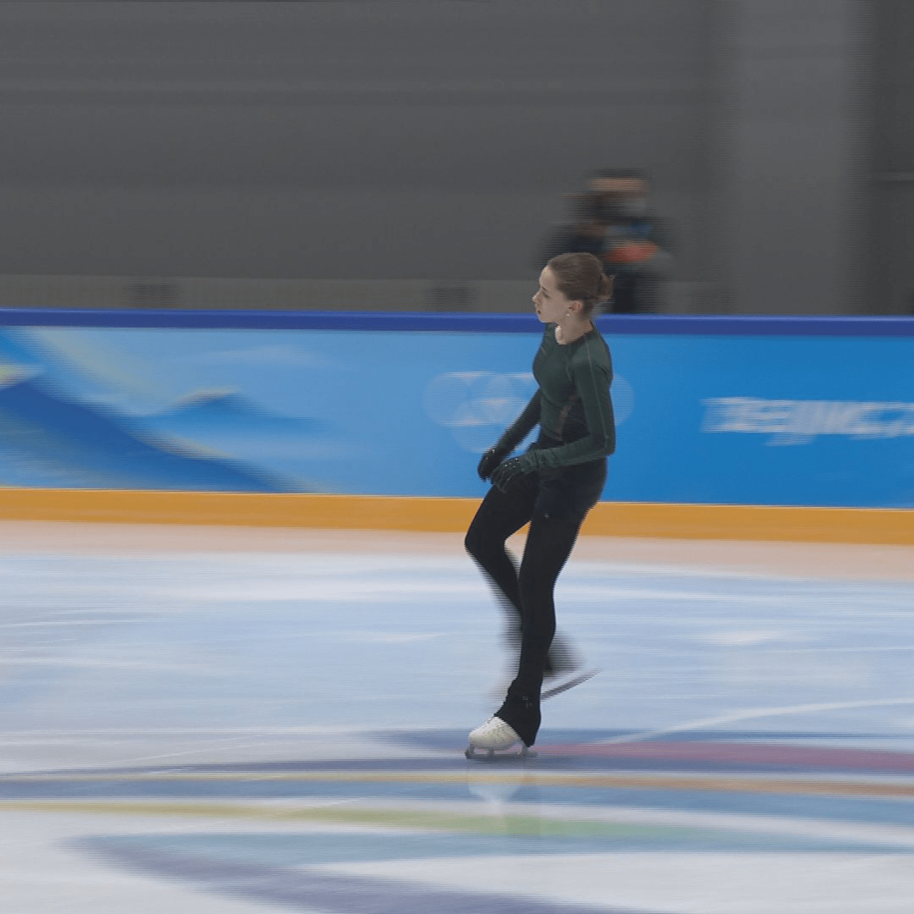 モーメント | 北京 2022 – フィギュアスケート – K・ワリエワ練習