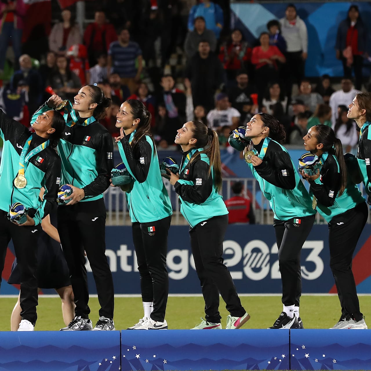 Primeira rodada de futebol feminino com goleada nos Jogos Pan-Americanos de  2023 - Surto Olímpico