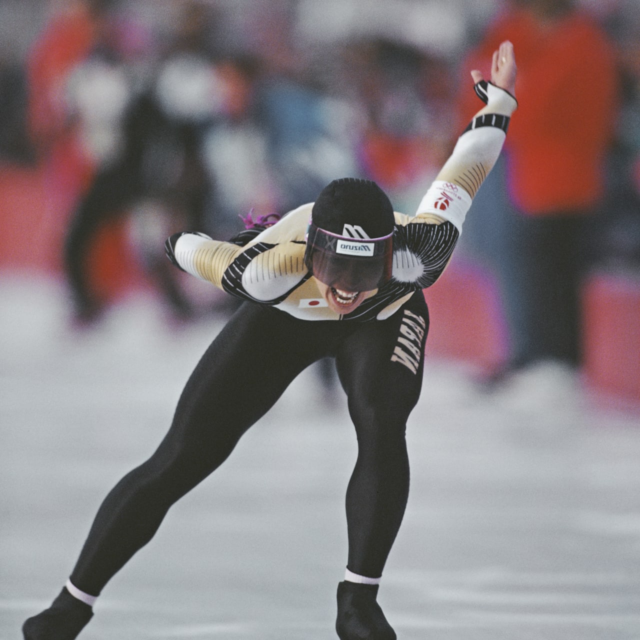 第16回冬季オリンピック アルベール大会 スピードスケート 出場記念 秋田銅器