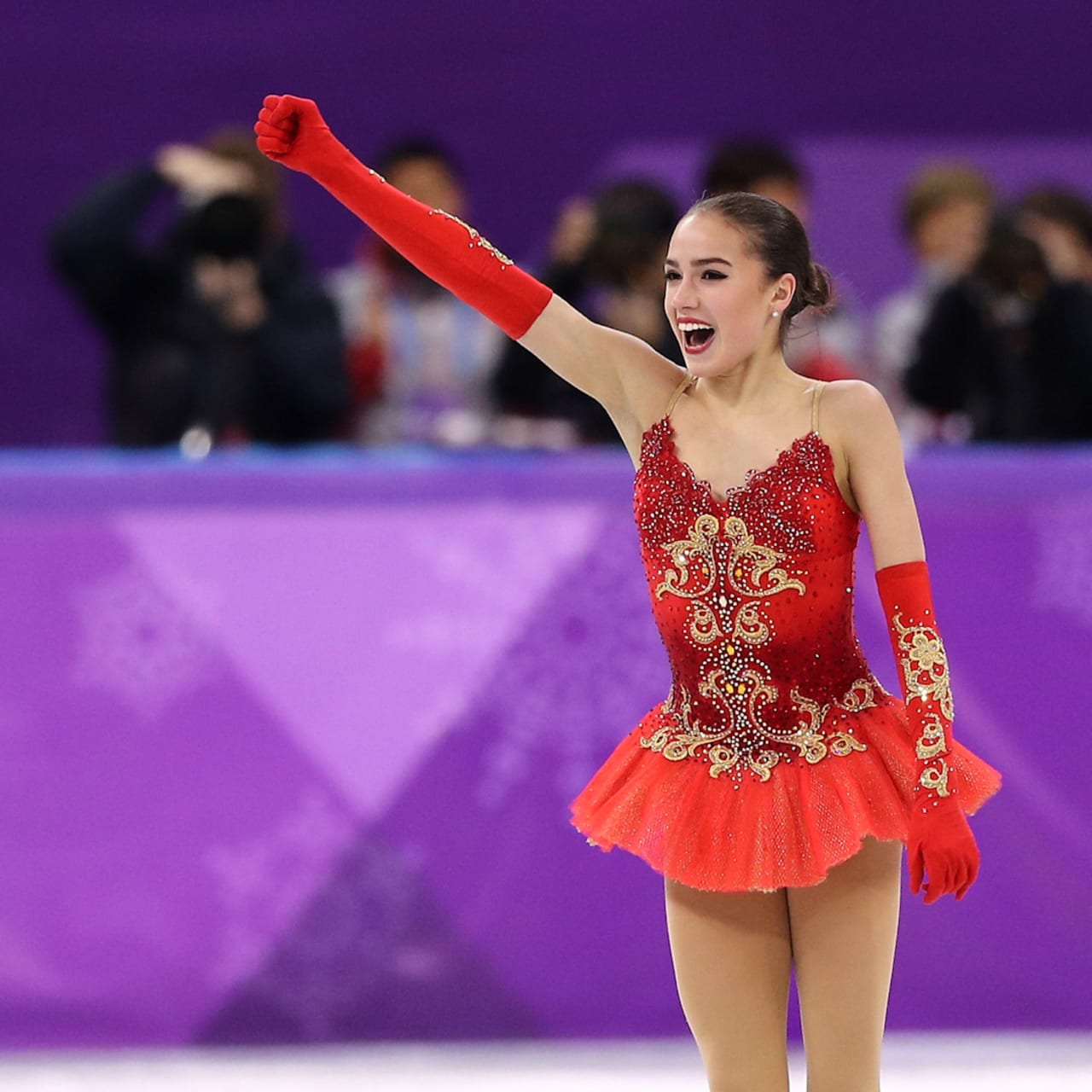 Yetuk va yosh uy qurilishi erotikasi