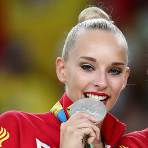 Yetuk rus ayolining toliq ogzini tugatdi