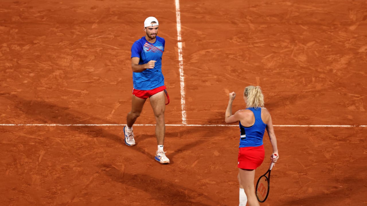 Siniakova/Machac (CZE) v Dabrowski/Auger-Aliassime (CAN) - Mixed Doubles Semifinal | Tennis | Olympic Games Paris 2024