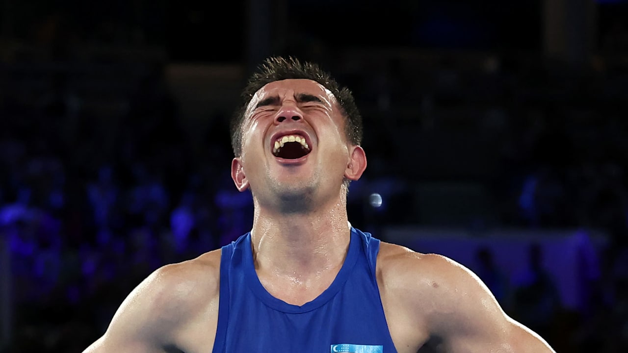 Bennama Billal (FRA) vs. Dusmatov Hasanboy (UZB) Herren 51kg Finale