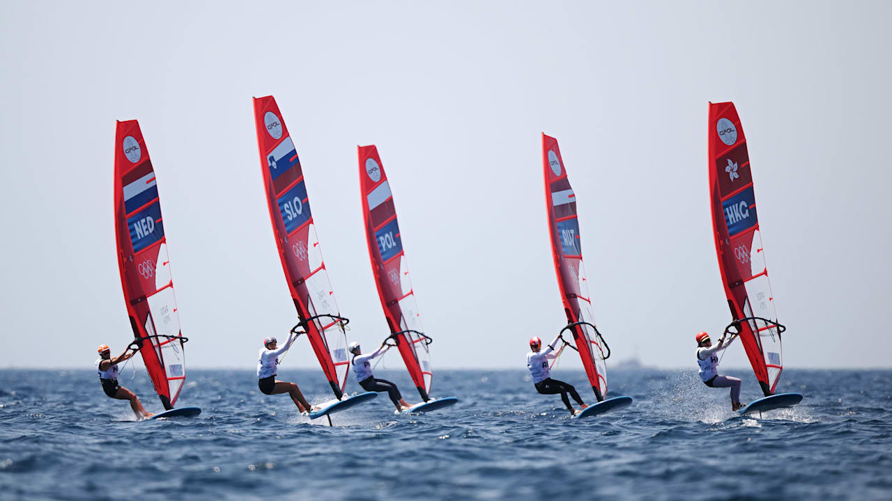 ओपनिंग सीरीज - विंडसर्फिंग और स्किफ - दूसरा दिन | सेलिंग | ओलंपिक गेम्स पेरिस 2024