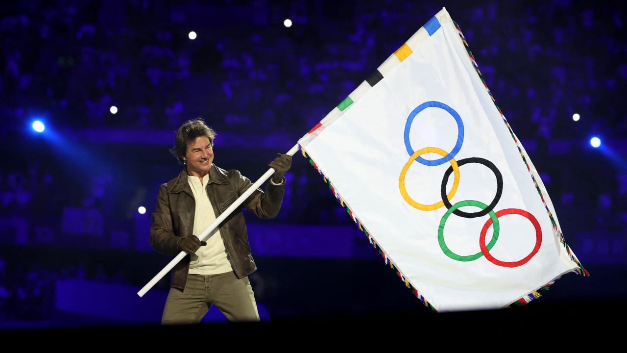 Tom Cruise roof stunt as Paris passes the flag to Los Angeles | Paris 2024 Closing Ceremony highlights