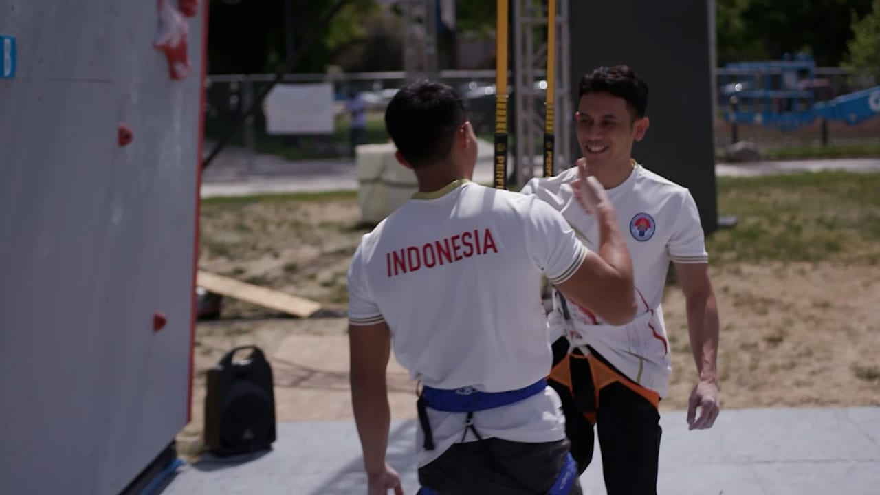 Gli arrampicatori indonesiani condividono il segreto del loro successo: 'Ci alleniamo come una famiglia'