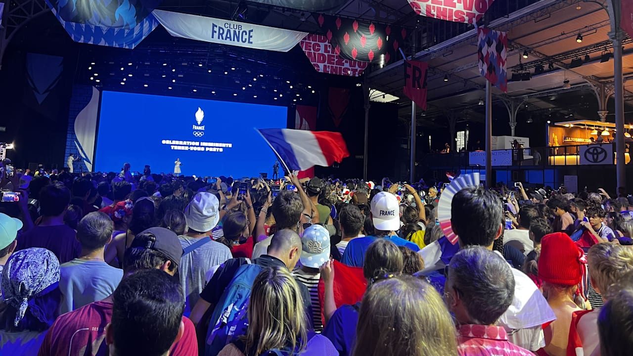 يوم في Club France: شاهد احتفالات المشجعين الصاخبة