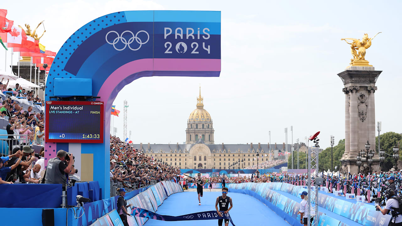 Alex Yee clinches gold in dramatic men's triathlon | Paris 2024 highlights