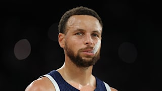  Stephen Curry #4 of Team United States 