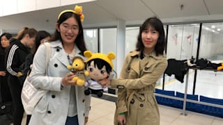 Yuzuru Hanyu fans queue ahead of Thursday practice at the Autumn Classic International