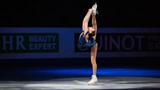 Elizabet Tursynbaeva performs a tribute to Denis Ten during her gala skate