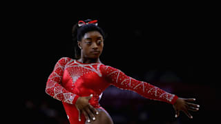 Simone Biles poses on floor during the apparatus final at the 2018 Worlds