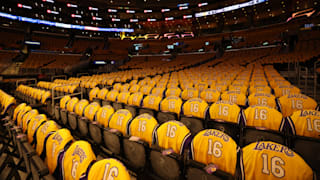Los Lakers llenaron las gradas con camisetas de Pau Gasol