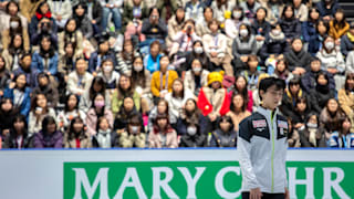 Yuzuru Hanyu prepares for practice