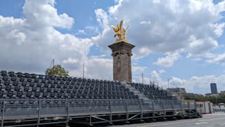 Pont Alexandre III is ready for triathlon, road cycling and marathon swimming