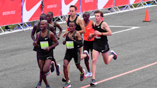 Eliud Kipchoge and pacemakers led by Bernard Lagat during Breaking2 attempt at Monza