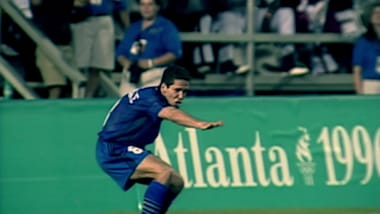 Diego Simeone marque un but à Atlanta 1996