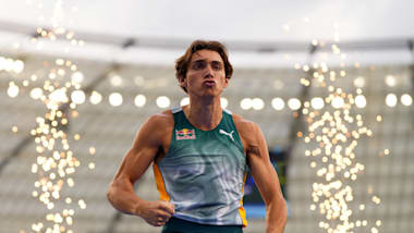 Mondo Duplantis clears 6.26m for new world record