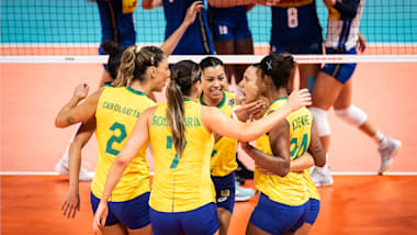 Em mais um dia inspirado de Carol, Brasil derrota Itália e enfrenta Sérvia na final do Mundial Feminino de Vôlei