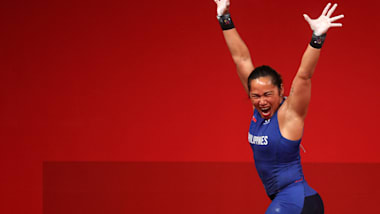 Hidilyn Diaz wins first world title to complete golden sweep   