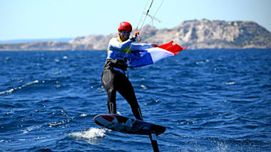 Championnats du monde de voile 2023 - Kitefoil : Lauriane Nolot en or, Axel Mazella en bronze | Résultats