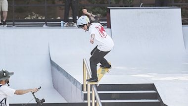 女子半决赛集锦：中山枫奈再登顶，雷莎·莱亚尔、西矢椛以及12岁神童克洛伊·科维尔跻身决赛