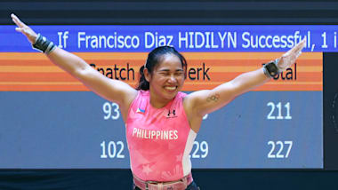 Hidilyn Diaz-Naranjo bids for first world title 