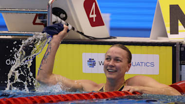 World Aquatics Championships 2023: Sarah Sjoestroem blasts to victory in the women's 50m freestyle to set new medal record