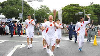Hideki Matsui, Sadaharu Oh carry Olympic torch