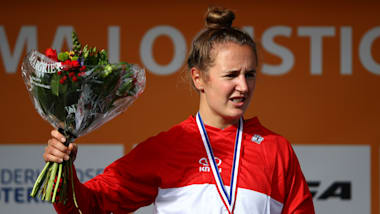 Laura Smulders and Jérémy Rencurel clinch wins in wild finals at BMX Racing World Cup Round 2 in Glasgow