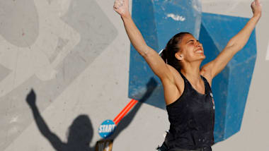 Natalia Grossman continues World Cup boulder dominance with win in Brixen