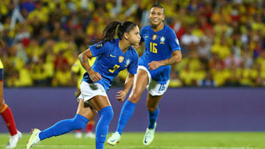 Debinha, la nueva líder del Brasil campeón de América