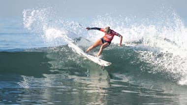 ISA World Surfing Games : Pauline Ado qualifiée pour le dernier tour, la France championne du monde de relais