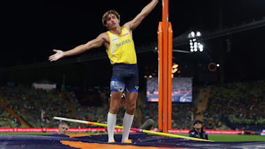 Mondo Duplantis defends European pole vault title in Munich