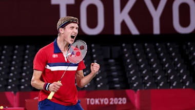 Badminton Indonesia Masters 2022: Axelsen to face Chou in men's final - relive Saturday updates