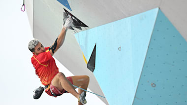 Alberto Ginés en el Mundial de Escalada 2023 · cómo seguir al campeón olímpico: días, horas y dónde ver