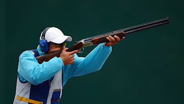 Perfect Azmy Mehelba crowned men's skeet world champion as four countries book Paris 2024 quota spots