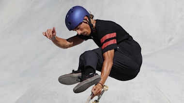 2024年迪拜世界碗池滑板巡回赛：西班牙选手丹尼·莱昂摘得男子组冠军