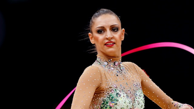 Onlaynda busty ayolni sikdi