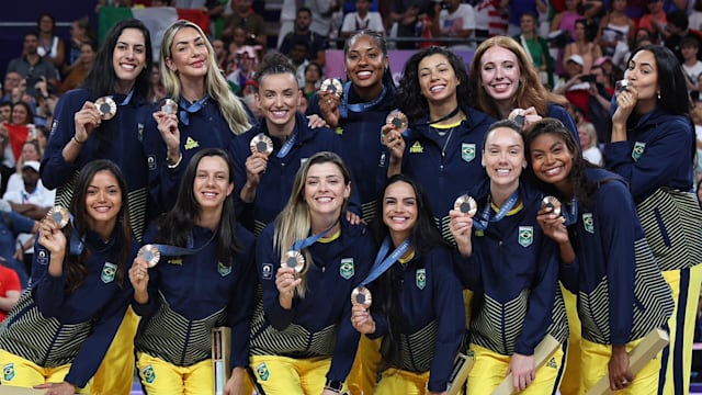 Reveja medalha de bronze da seleção brasileira de vôlei feminino, a sexta em Jogos Olímpicos