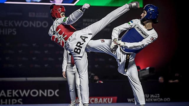 Mundial de Taekwondo 2023: Caroline Santos leva a prata na categoria 62kg 