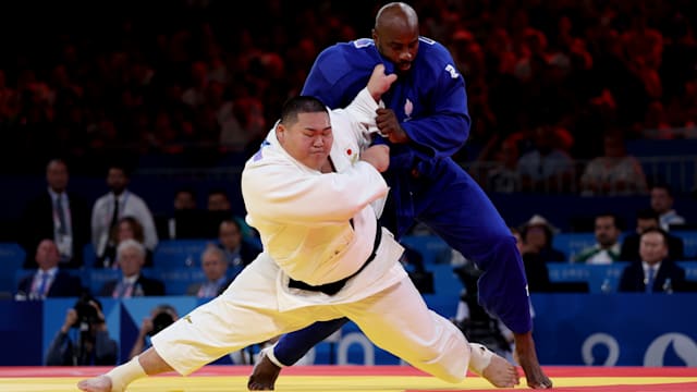 Les supporters Japonais prennent du plaisir à voir le combat malgré la défaite contre la France